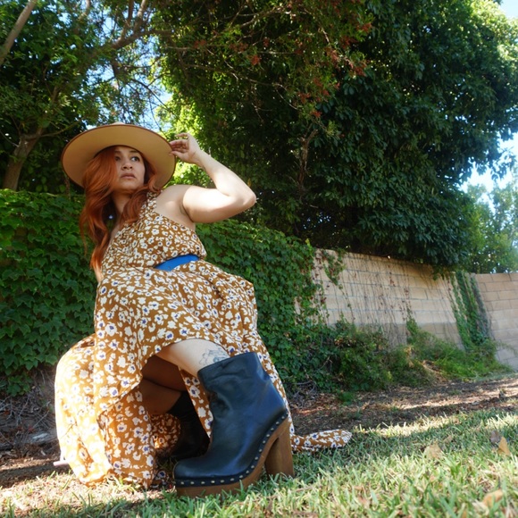 Platform leather with wood shoes - Picture 9 of 11